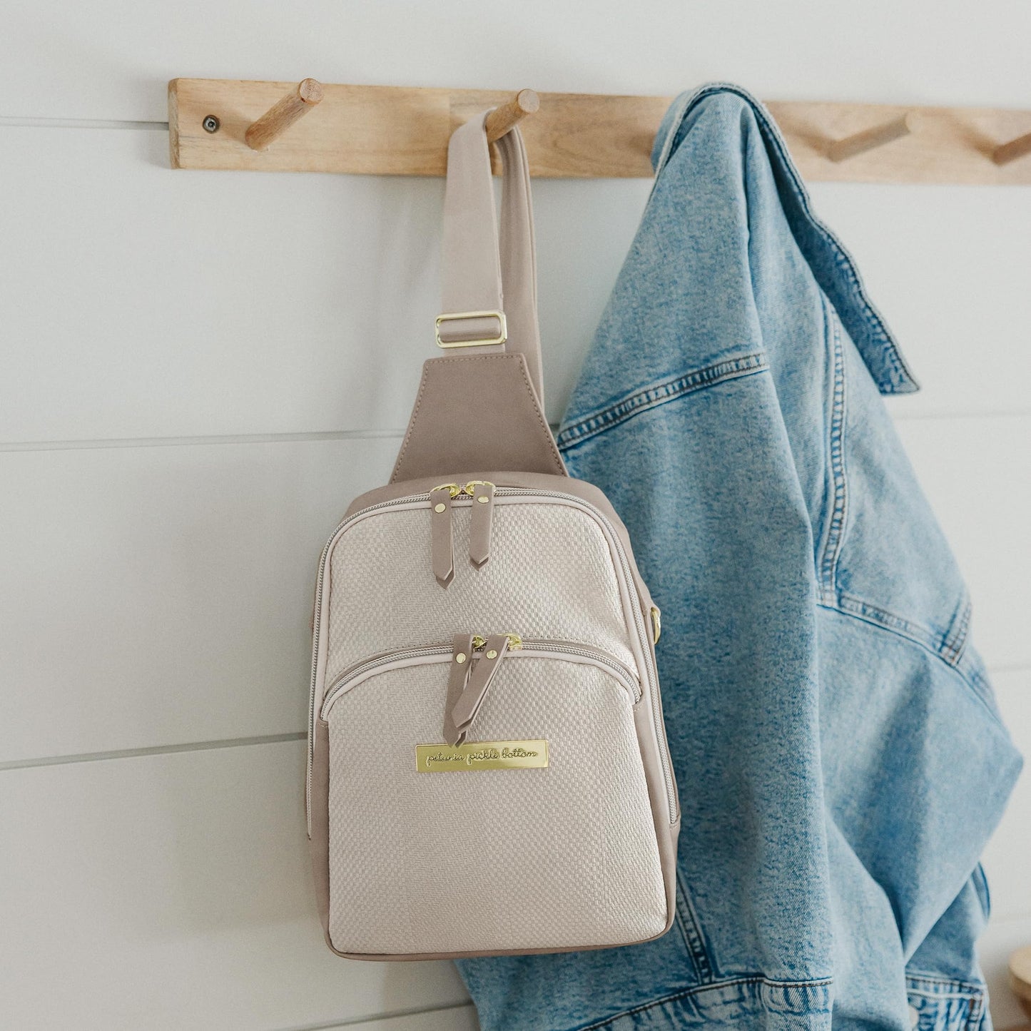 Petunia Pickle Bottom Criss-Cross Sling Bag, Crossbody for Women and Men, Adjustable Straps for a Custom-Fit, Spacious Main Pocket, Perfect for Travel & Everyday Use (Grey Matte Cable Stitch)