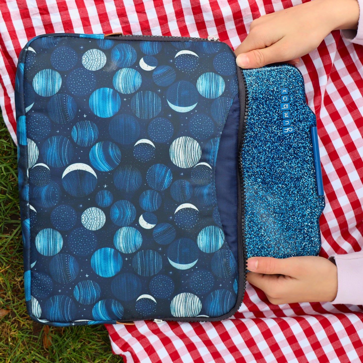 Yumbox Prêt Stainless Steel Bento Box – Leakproof, Reusable Lunch Box with Compartments for Kids & Adults – Sandwich-Friendly, BPA-Free, Eco-Friendly Lunch Container (Glitter Blue)