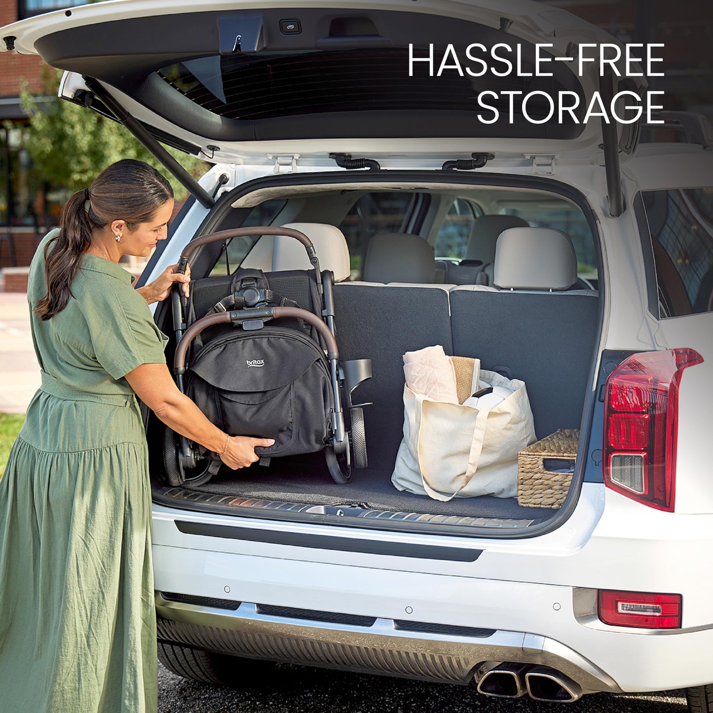 Britax Juniper Compact On-The-Go Stroller, Effortless Fastpack System with One-Hand RapidFold, Portable & Lightweight for Travel, Built-in Carry Handle, Ventilating Fabrics, Raven Black